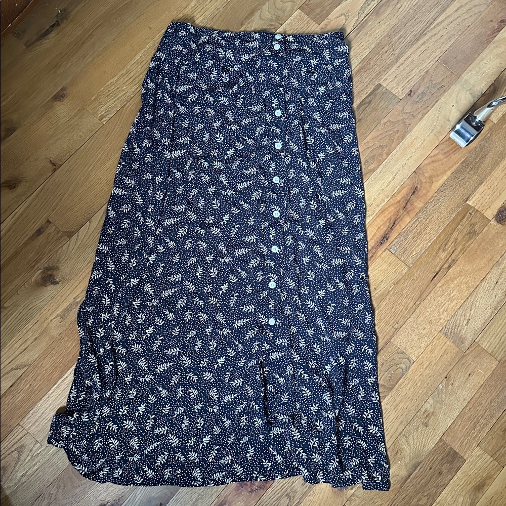 Eddie Bauer Blue and White Floral Leaf Midi Wrap Skirt buttons 00s 90s size 14